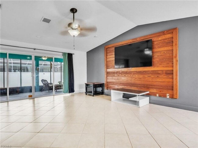 Building Photo - 3859 SE 7th Pl