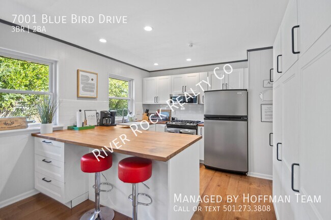 Building Photo - 7001 Blue Bird Dr