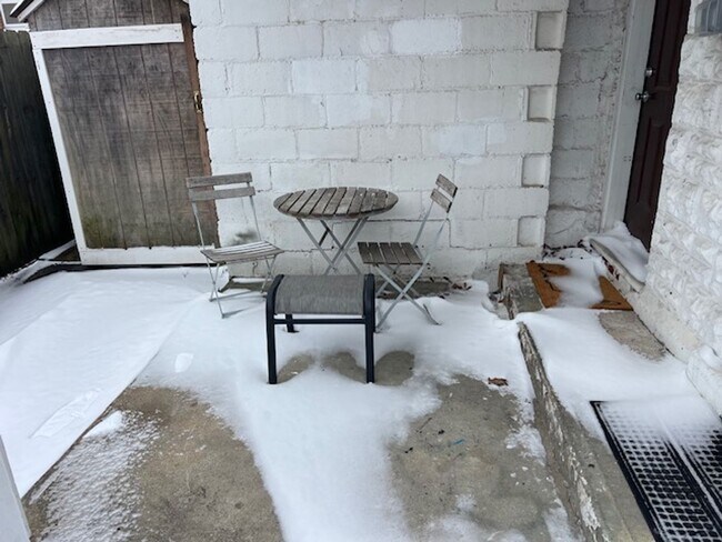 Building Photo - 145 Harris St