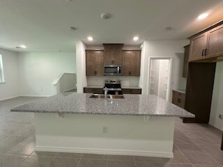 Building Photo - 1650 Greenleaf Wds Cv