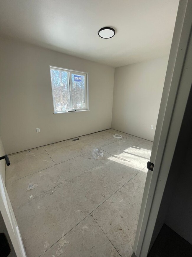 Building Photo - 7404 N Paw St