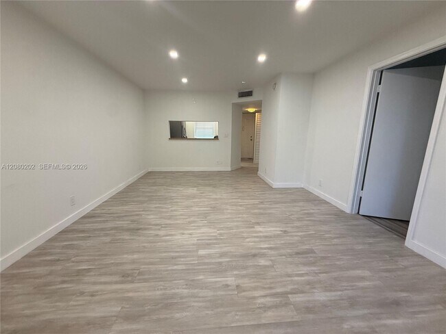 Building Photo - 8750 Royal Palm Blvd