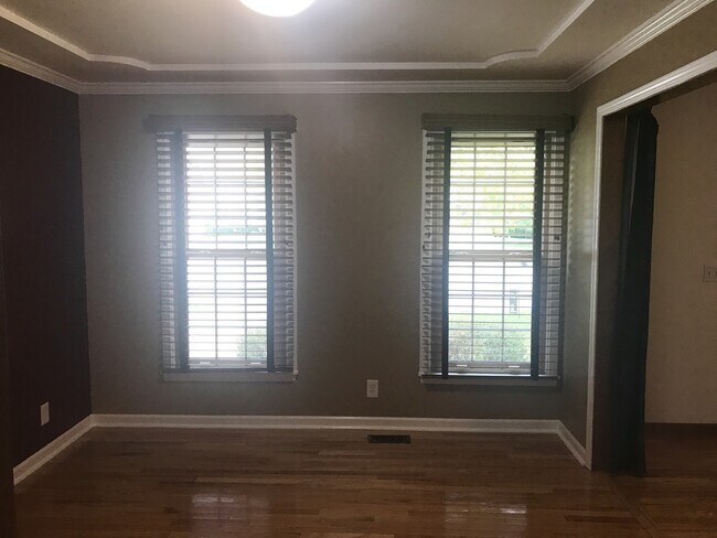 Building Photo - {15031} Charming Two Story Home + Huge, Fenced Yard + Cul de Sac