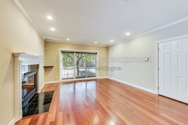 Building Photo - 4610 N Ashland Ave