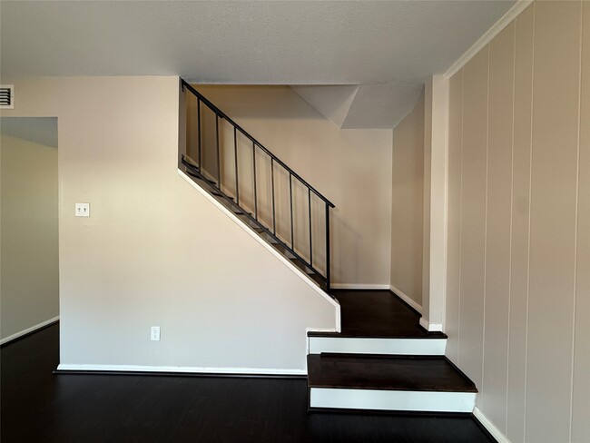 Building Photo - 10428 Hammerly Blvd