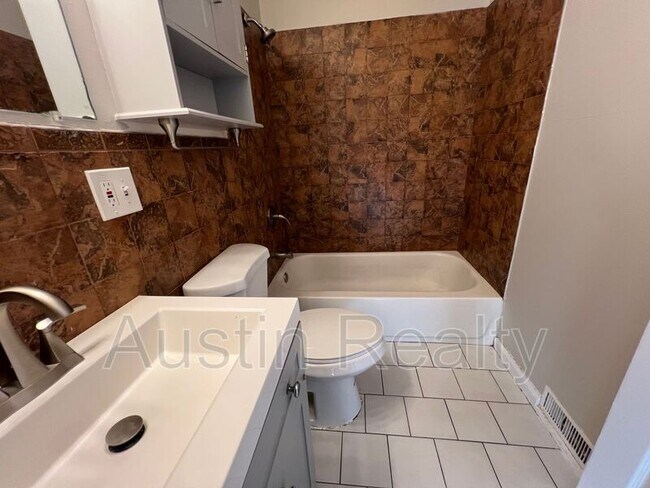 Building Photo - 1149 Watts St