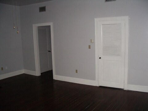 Master Bedroom - 412 E Liberty St