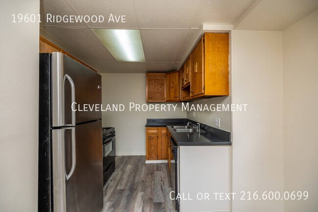 Building Photo - 19601 Ridgewood Ave