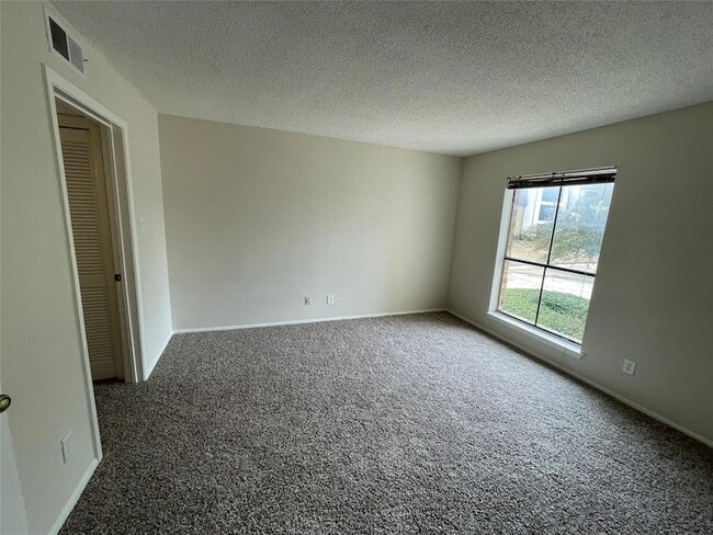 Building Photo - 11480 Audelia Rd