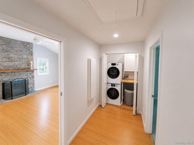 Building Photo - 105 Chief Nimham Cir