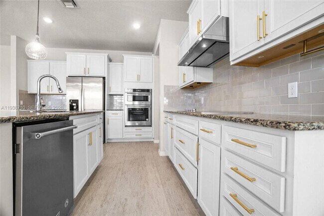 Building Photo - 8197 Hanoverian Dr