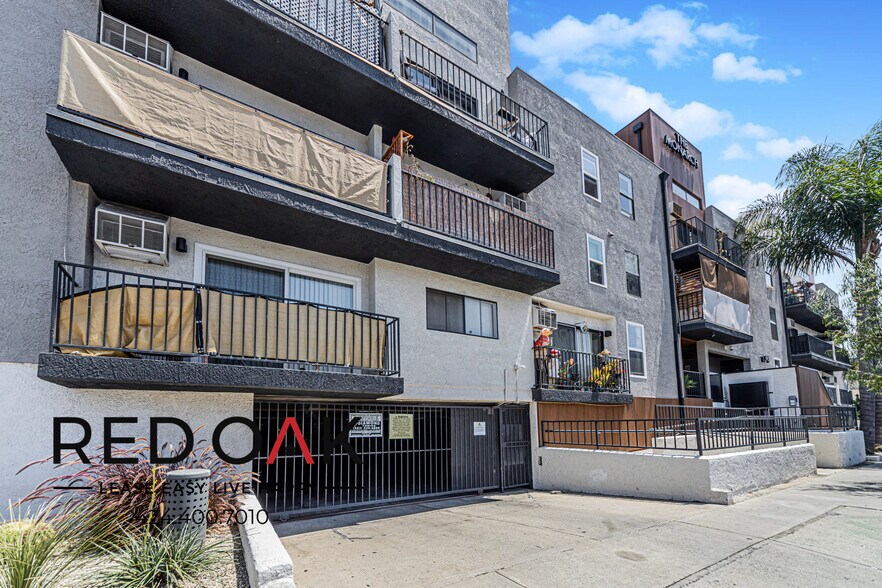 Building Photo - 134 N Mariposa Ave