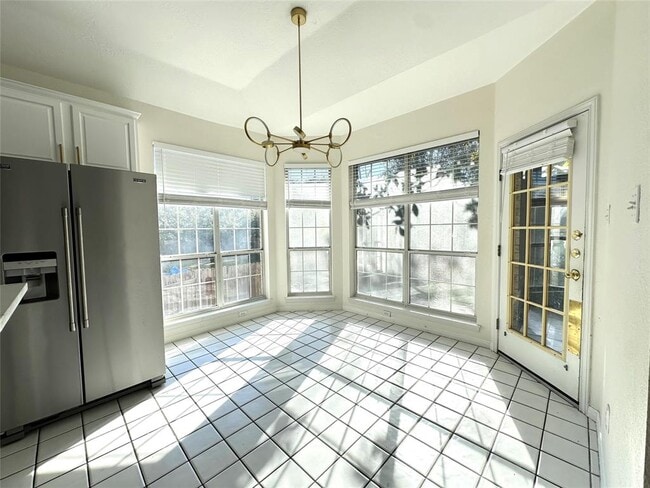 Building Photo - 10305 Open Gate Dr