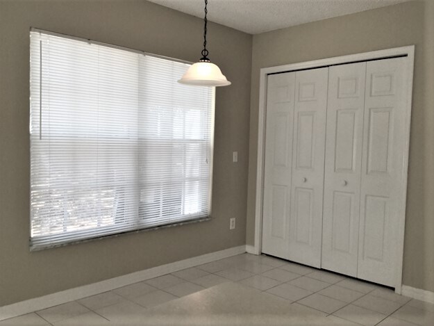 Building Photo - 1054 Royal Oaks Dr