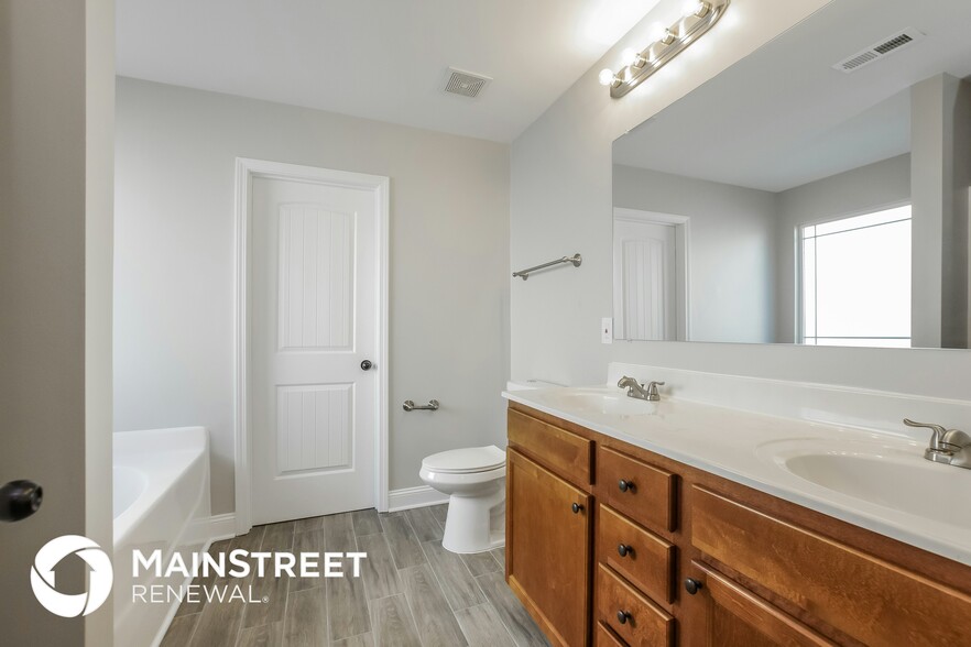 Building Photo - 5825 Parkstone Drive