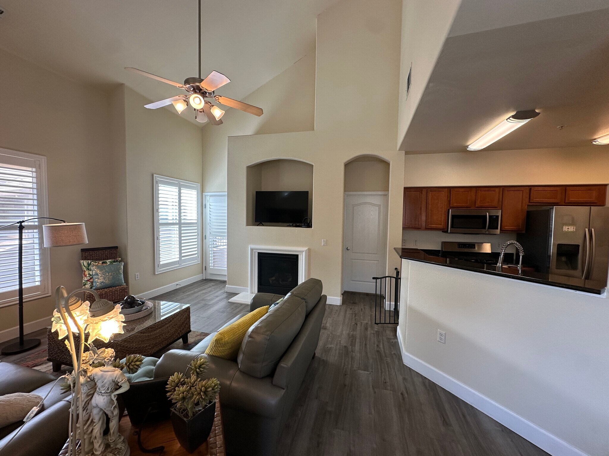 Building Photo - 5350 Dunlay Dr