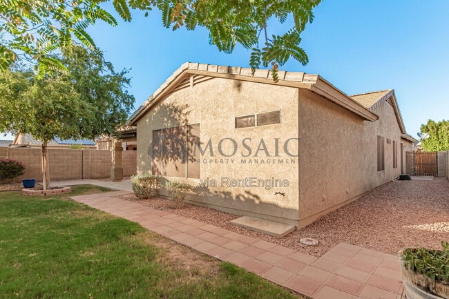 Building Photo - 15807 W Marconi Ave