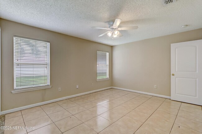 Building Photo - 9703 Cedar Ridge Dr W