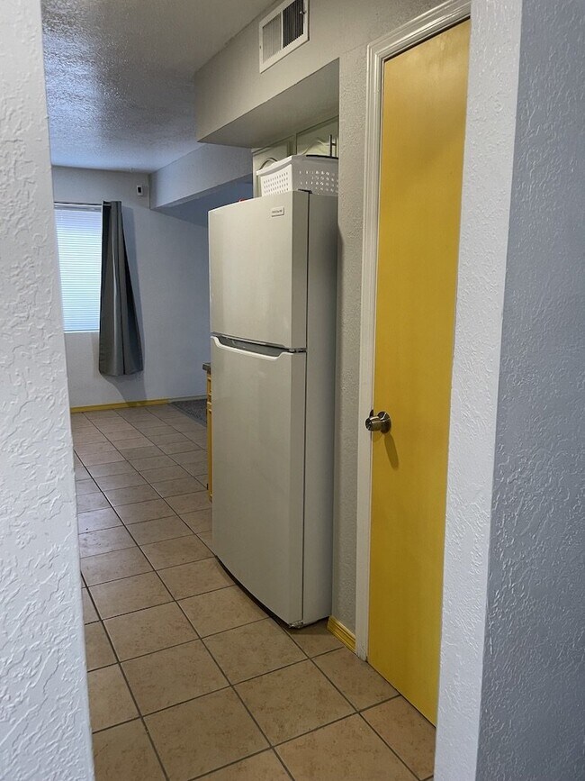 Building Photo - 10604 Fieldrock Ct