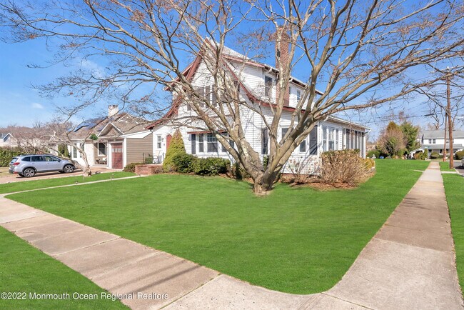 Building Photo - 102 Dixon Ave