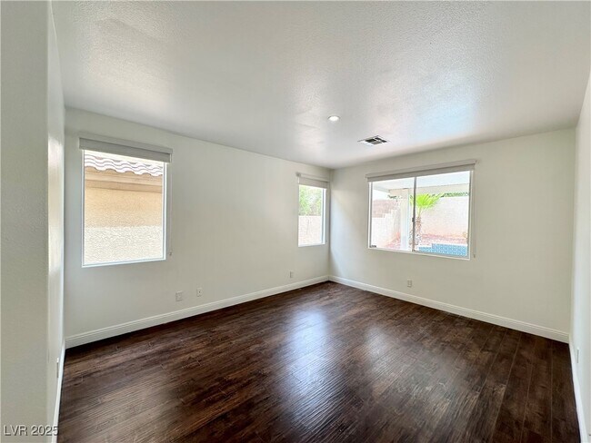 Building Photo - 283 Crooked Tree Dr