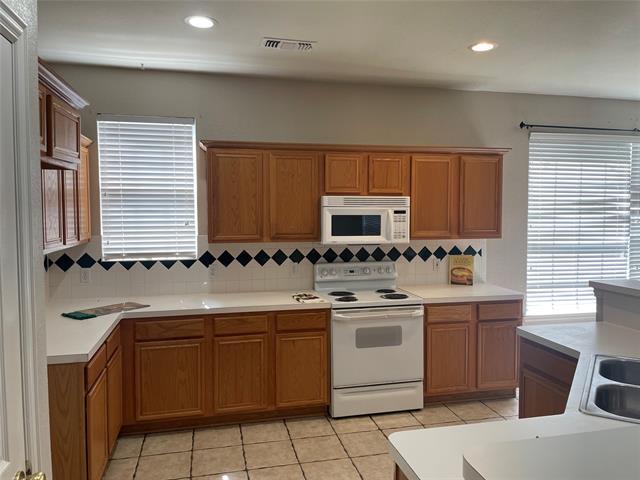 Building Photo - 5904 Pinyon Dr