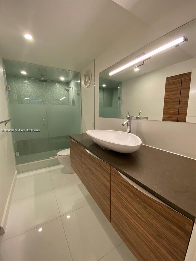 Building Photo - 1401 S Ocean Dr