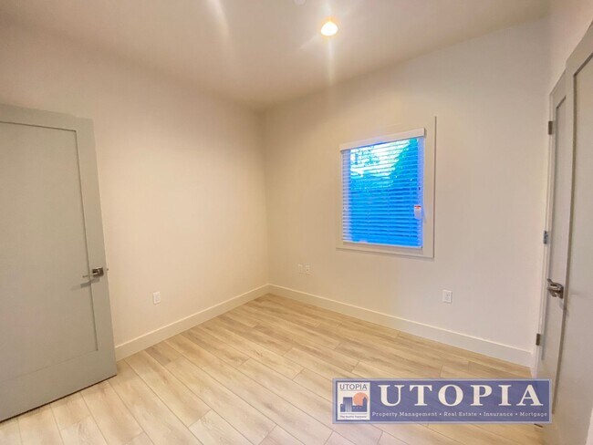 Building Photo - Newly Built 3Bd/2Ba Townhouse Style Home w...