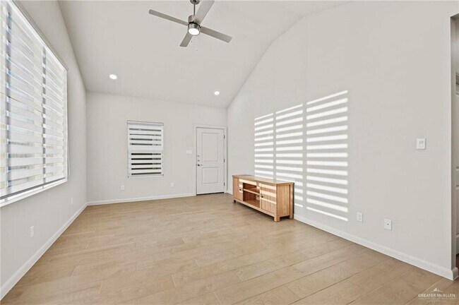 Building Photo - 14 Brito Ln