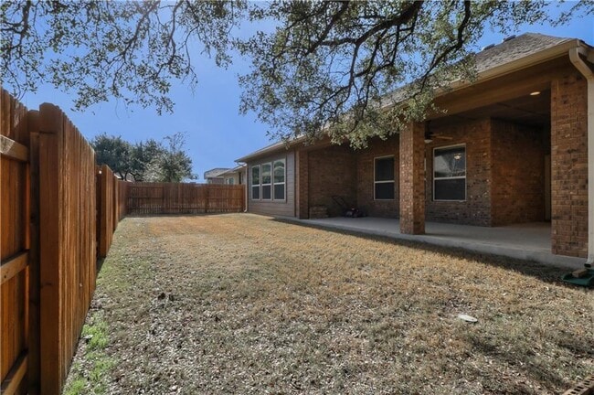 Building Photo - 124 Claiborne Lake Ln