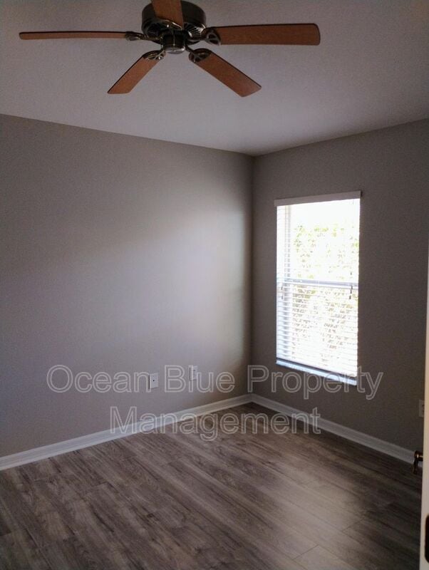 Building Photo - 18200 Cypress Bay Pkwy