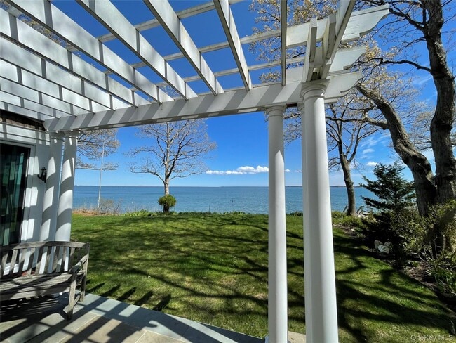 Building Photo - 580 South Ln