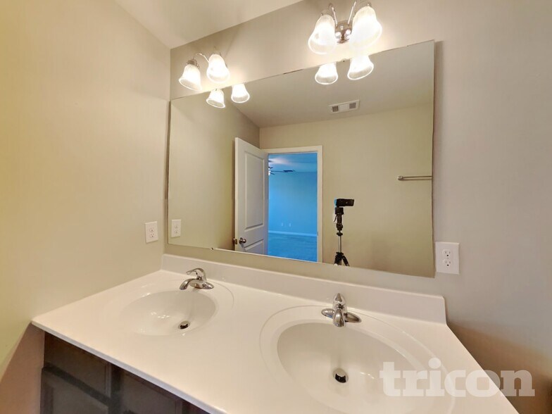 Building Photo - 1434 Havenbrook Dr