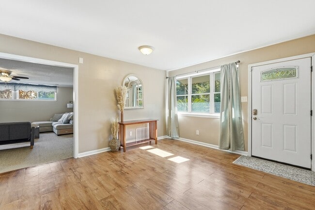 Building Photo - 2222 Bacon Park Dr