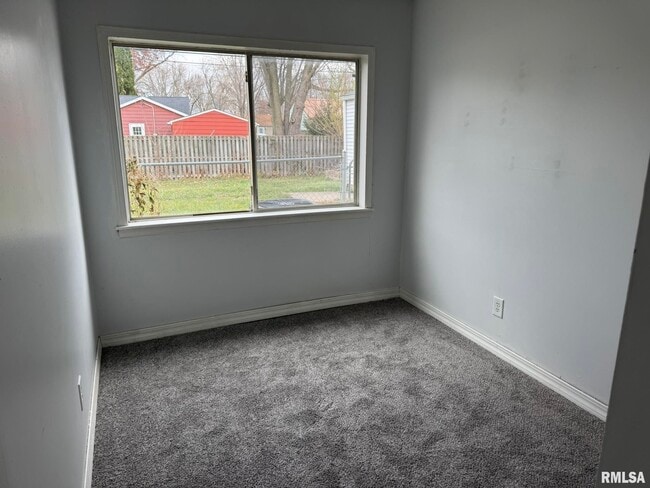 Building Photo - 2914 W 67th St