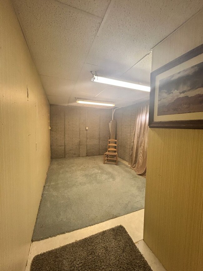 Building Photo - Homesteader's Dream in Corvallis