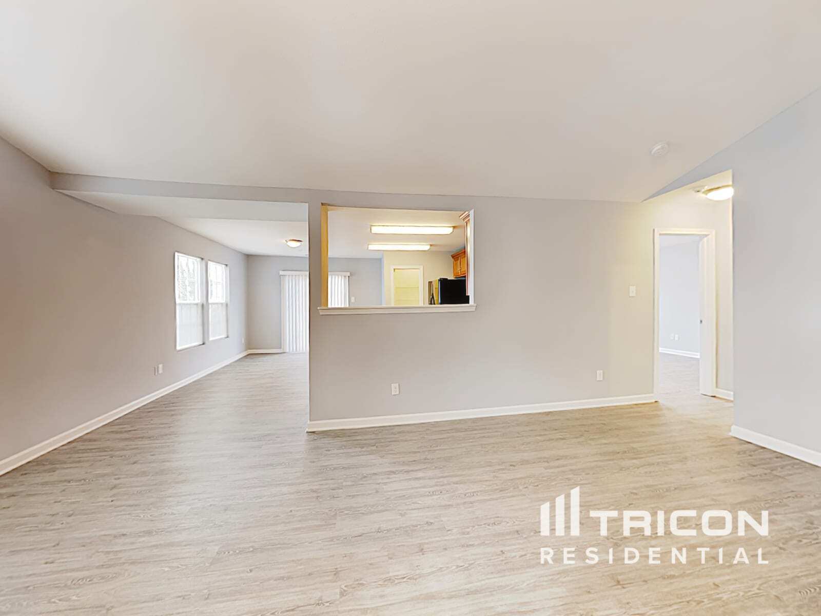 Building Photo - 3367 Pikes Peak Dr