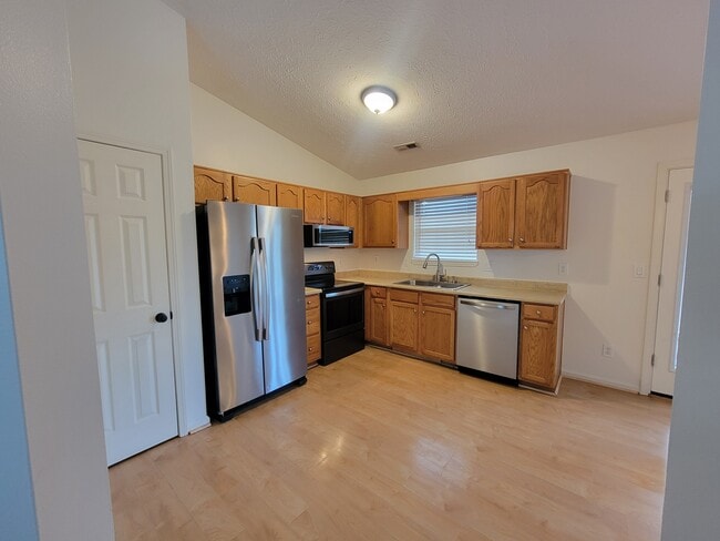 Building Photo - 1216 Pebble Creek Dr