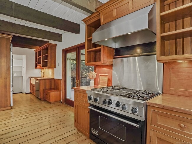 Building Photo - 8 Bayberry Ridge Rd