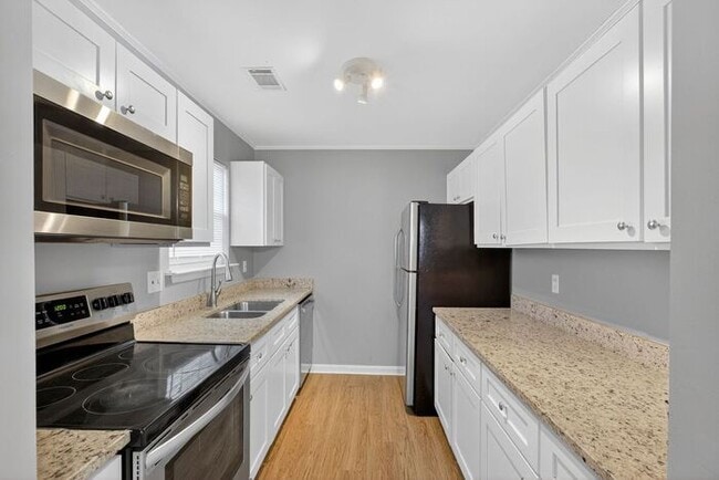 Building Photo - 3909 Hems Ct