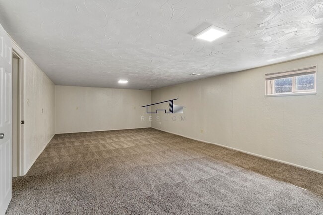 Building Photo - ? For Lease in Ogden, Utah – 3 Bed | 2 Bat...