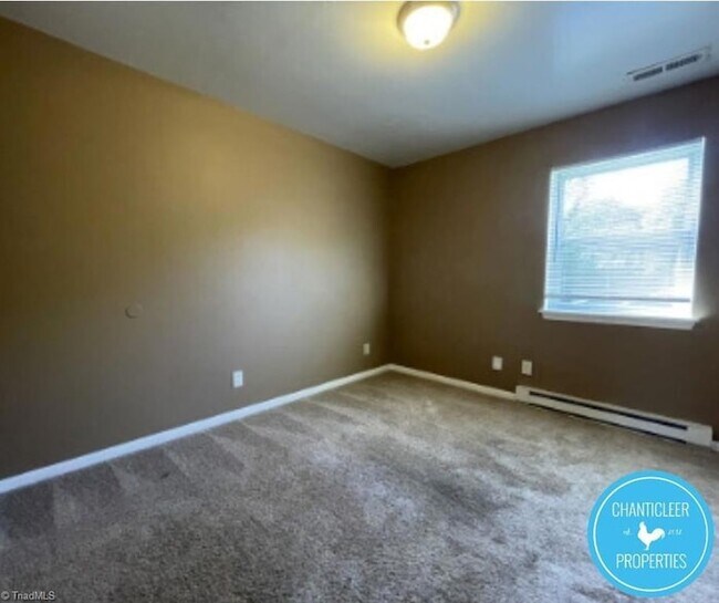 Building Photo - 1504 Autumn Dr