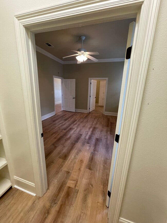 Building Photo - 1200 E Main St