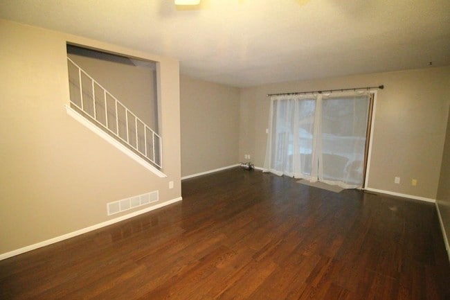 Building Photo - 3 bedroom in Bettendorf IA 52722