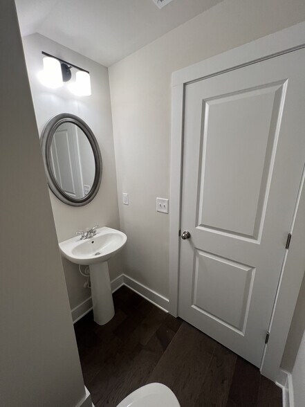 Building Photo - 1245 Willowcrest Way