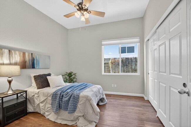 Building Photo - 2726 Genesee Dr