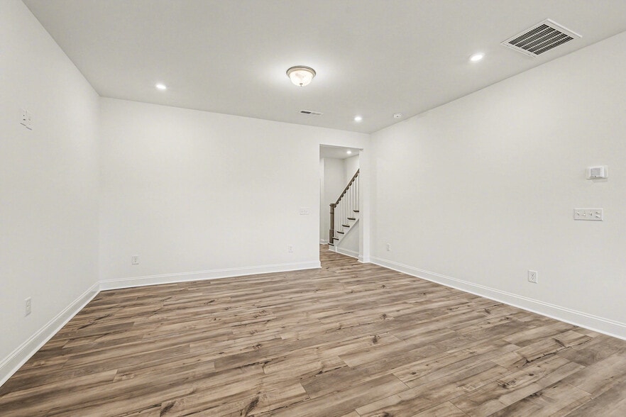 Building Photo - 2915 Herringbone Rd