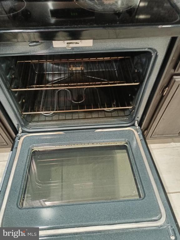 Building Photo - 1712 W Lombard St