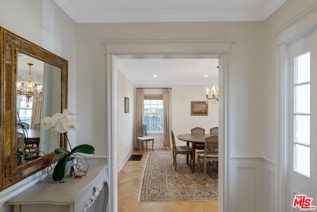 Building Photo - 643 Westholme Ave