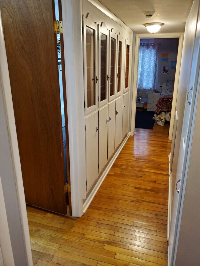 Building Photo - Immaculate 3BR home near parks and trails, eateries and quick highway access